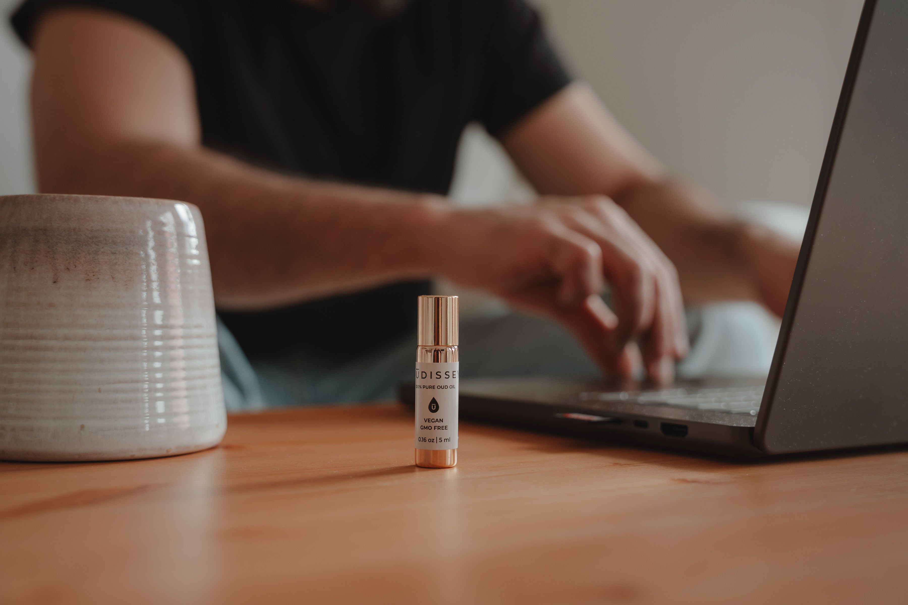 Instant calm. Lasting depth. Oud Perfume, 0% alcohol.